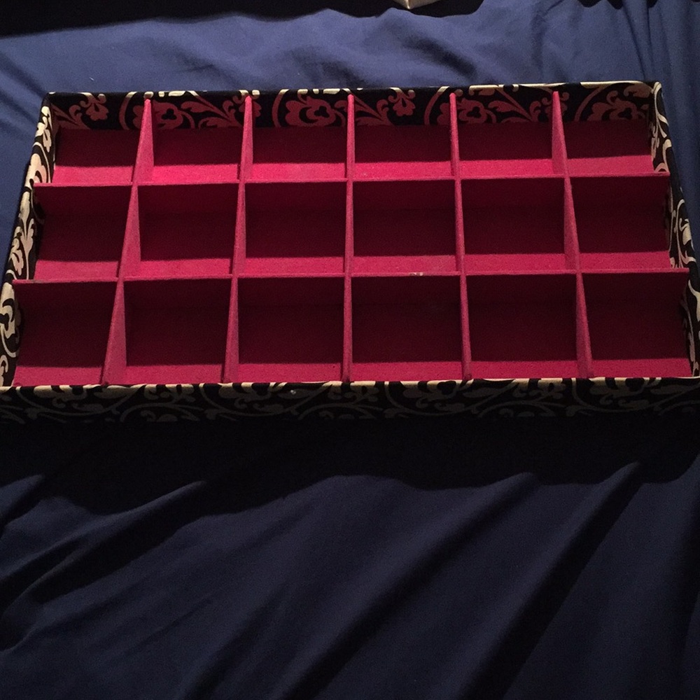 Jewelry organizer